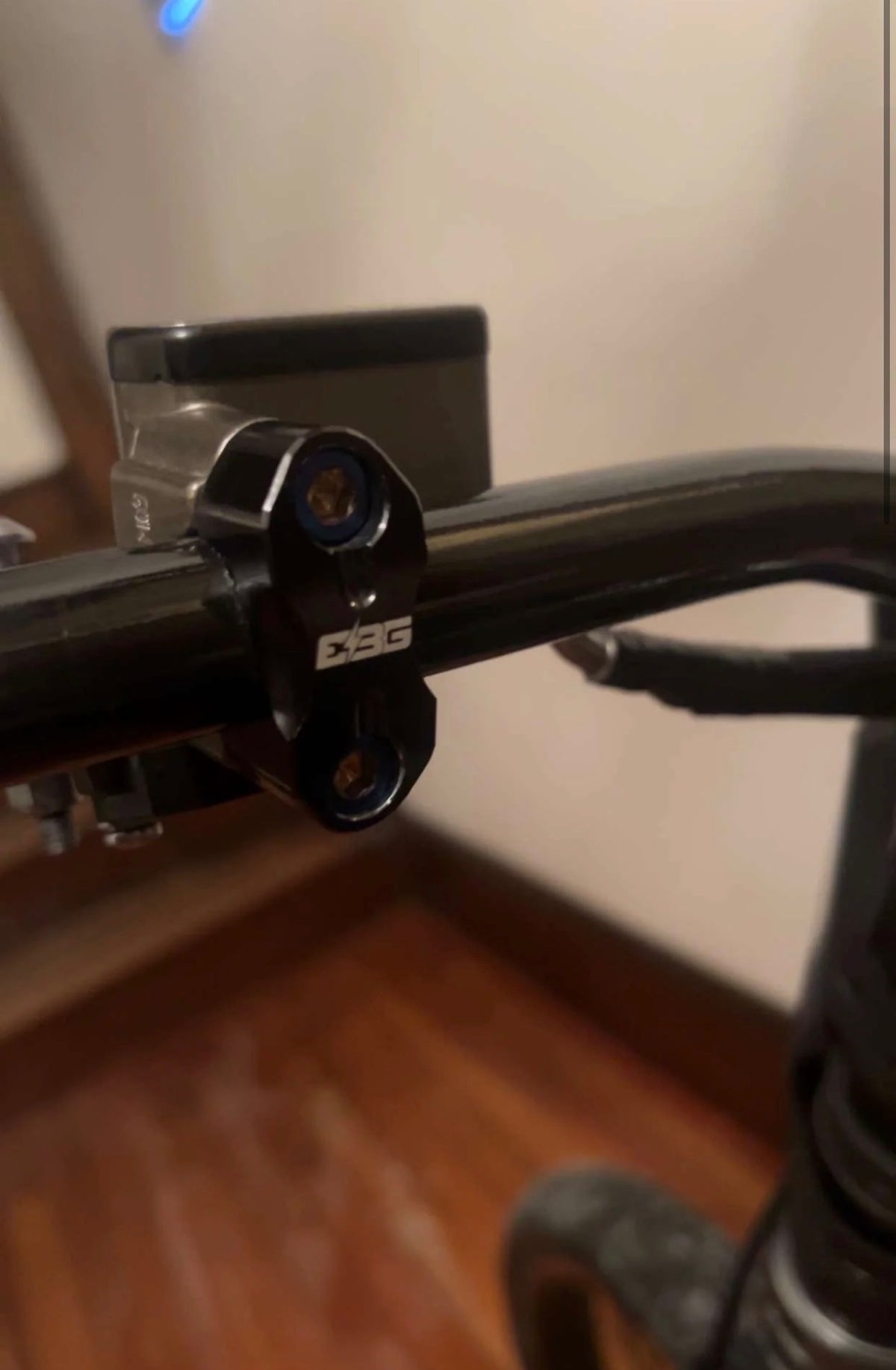 Surron Ultra Bee handbrake mounting bolts to handle bar