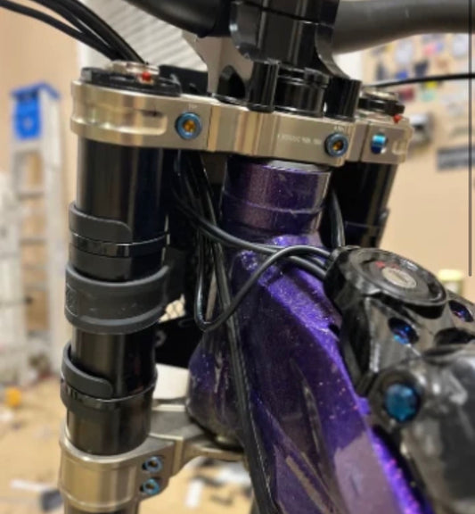Tripple clamp titanium